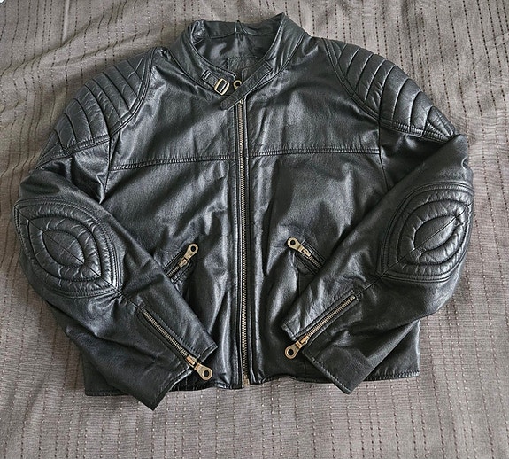 Product image 1 of 8