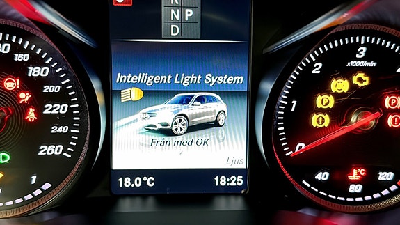 Mercedes-Benz GLC 220 d 23 of 26