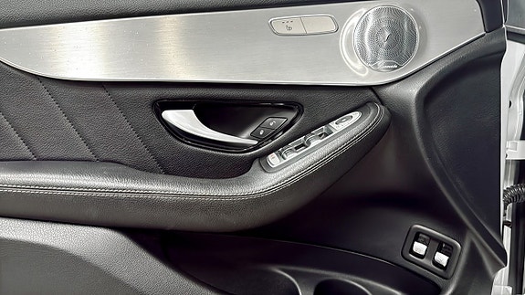 Mercedes-Benz GLC 220 d 11 of 26