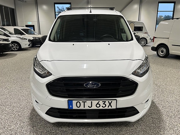 Ford Transit Connect 11 of 24