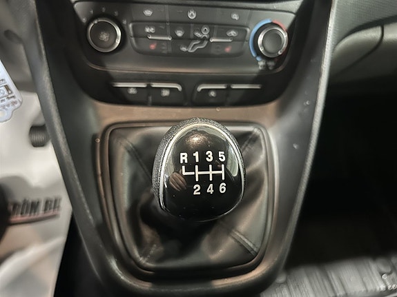 Ford Transit Connect 23 of 24
