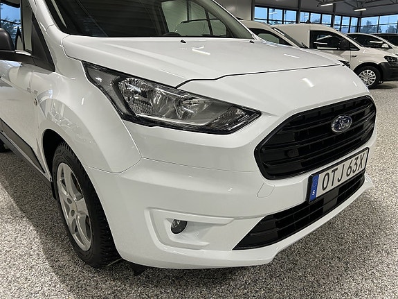 Ford Transit Connect 6 of 24