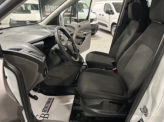 Ford Transit Connect 13 of 24