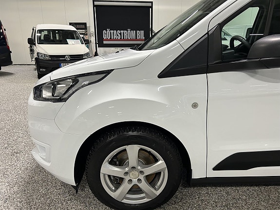 Ford Transit Connect 10 of 24