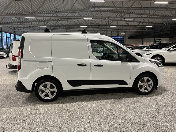 Ford Transit Connect 7 of 24