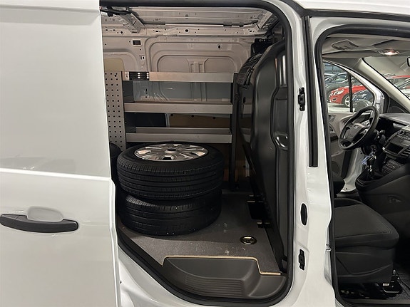 Ford Transit Connect 18 of 24