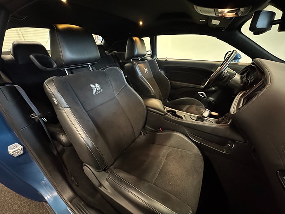 Dodge Challenger 12 of 26
