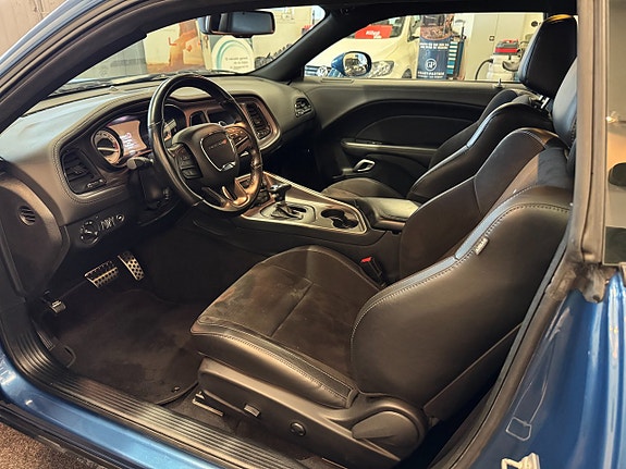 Dodge Challenger 14 of 26
