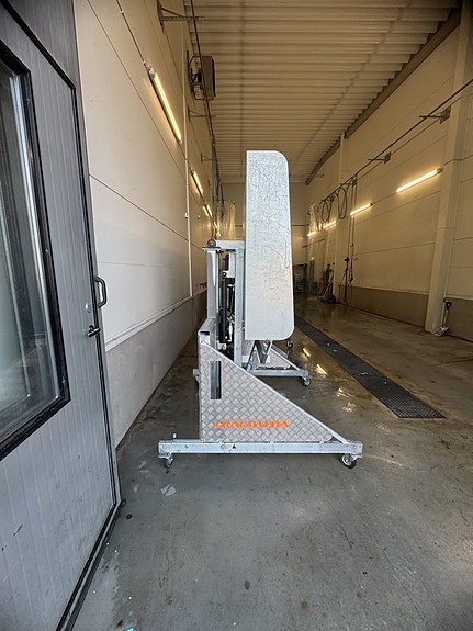 Product image 1 of 8