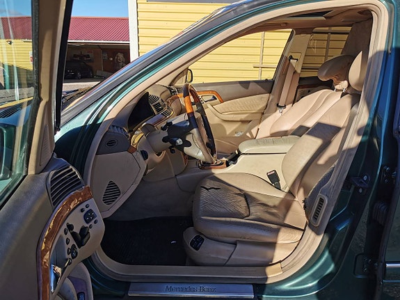 Mercedes-Benz S500 5 of 8