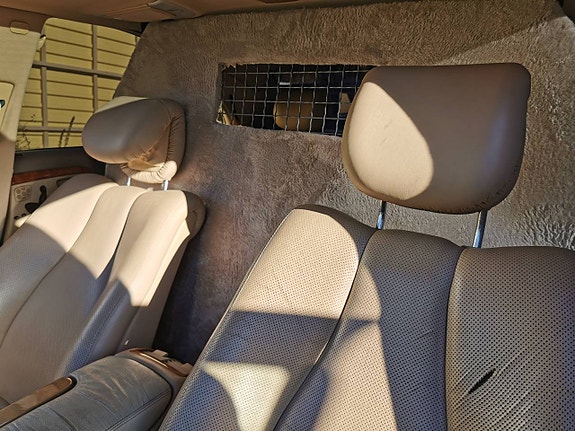 Mercedes-Benz S500 6 of 8