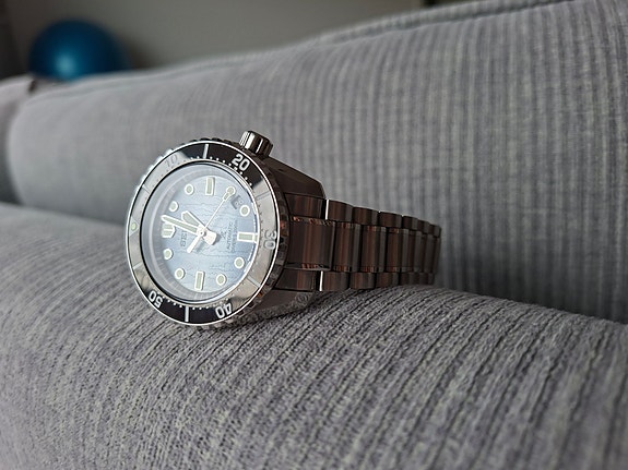 Product image 1 of 8