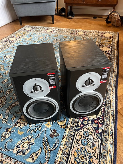 Product image 1 of 4