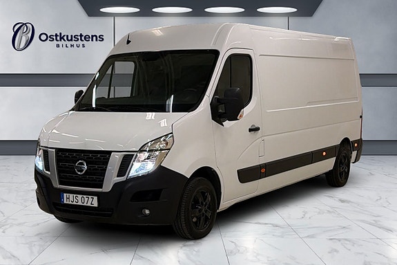 Nissan NV400 6 of 11