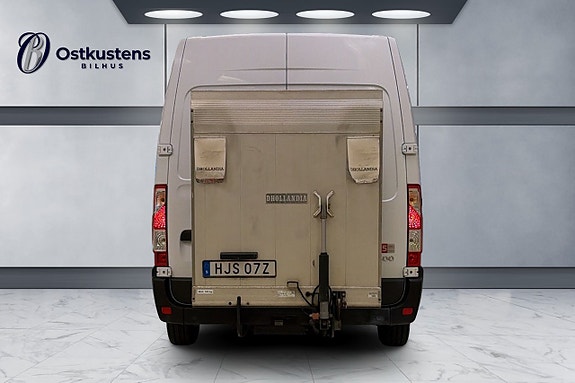Nissan NV400 10 of 11