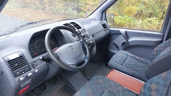 Mercedes-Benz Vito 112 11 of 18