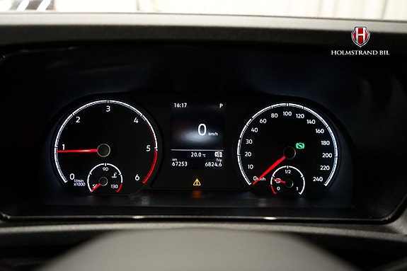 Volkswagen Caddy Maxi 12 of 18
