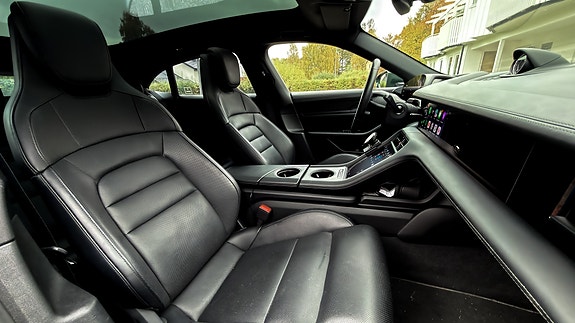 Porsche Taycan 4S 8 of 9