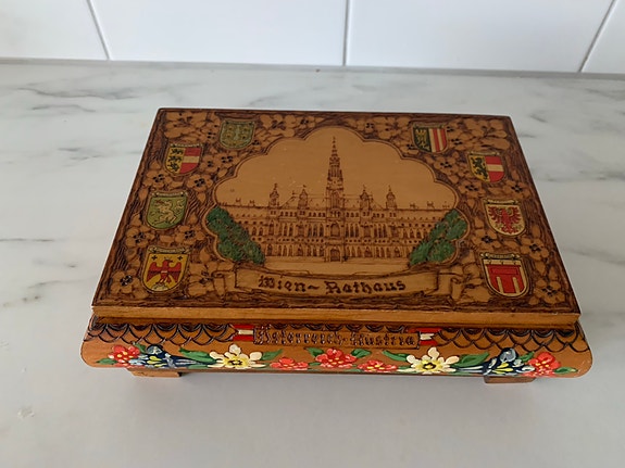 Product image 1 of 4