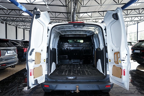 Ford Transit Connect 8 of 23