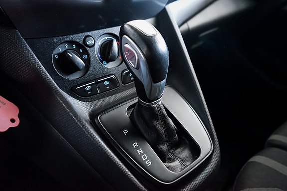 Ford Transit Connect 15 of 23
