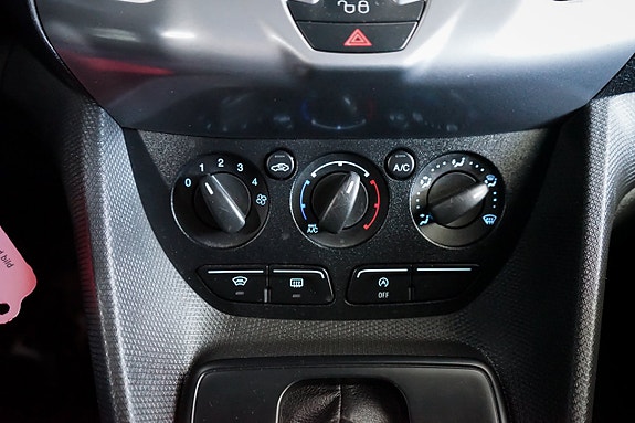 Ford Transit Connect 14 of 23