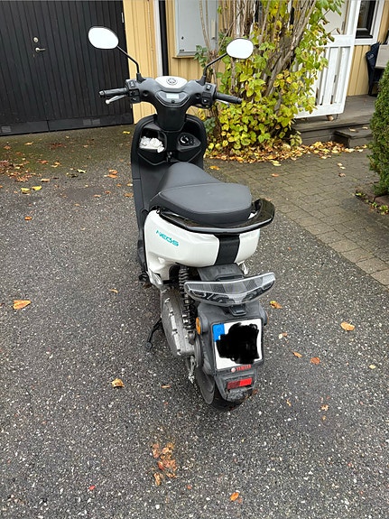 Yamaha Neo 4 of 7