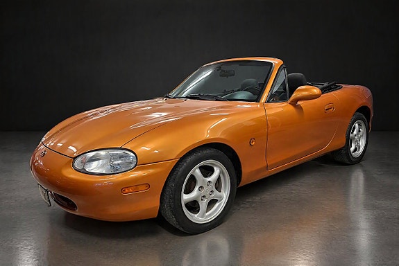 Mazda MX-5 2 of 7
