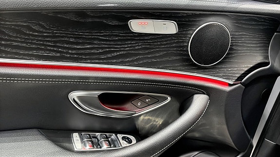 Mercedes-Benz E 220 d 13 of 26