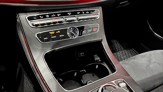 Mercedes-Benz E 220 d 19 of 26