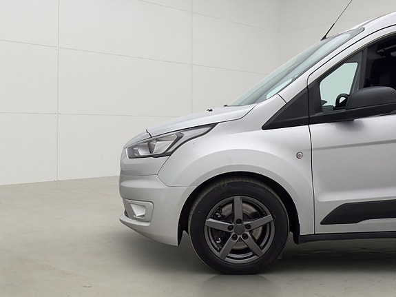 Ford Transit Connect 25 of 28