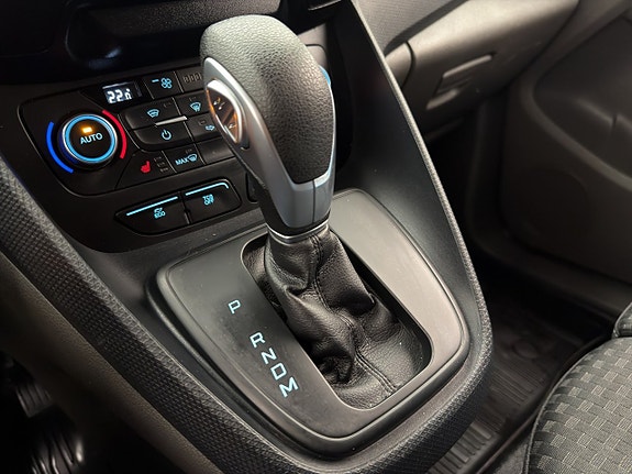 Ford Transit Connect 22 of 28