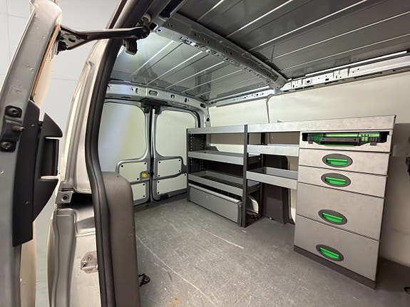Ford Transit Connect 13 of 28