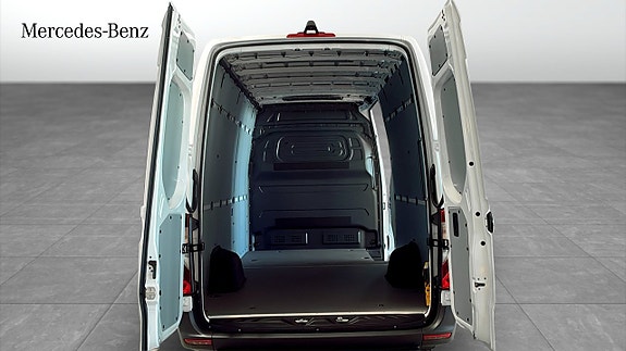 Mercedes-Benz eSprinter 420 10 of 12
