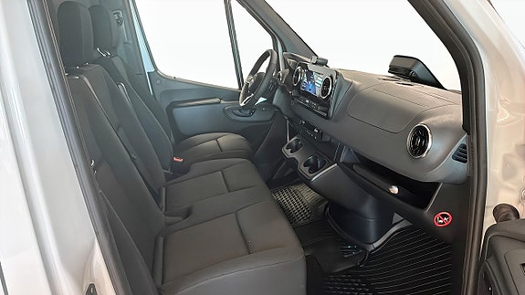Mercedes-Benz eSprinter 420 3 of 12
