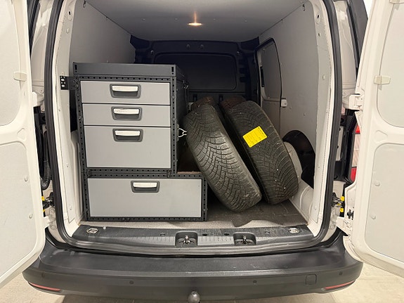 Volkswagen Caddy Maxi 10 of 19