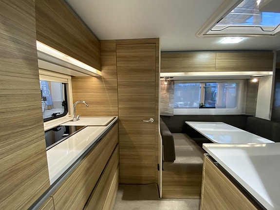 Adria 542 PH /Queenbädd /1595kr i mån 5 of 26