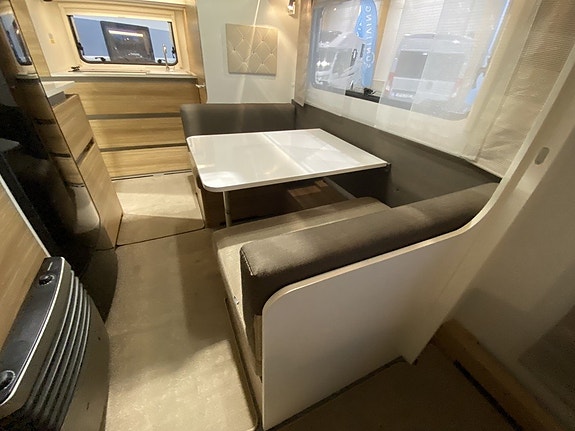 Adria 542 PH /Queenbädd /1595kr i mån 12 of 26