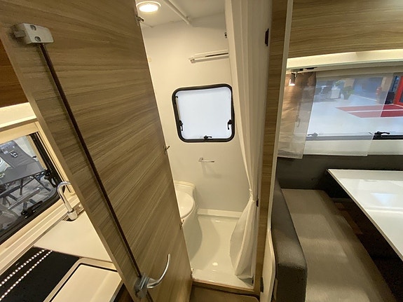 Adria 542 PH /Queenbädd /1595kr i mån 18 of 26