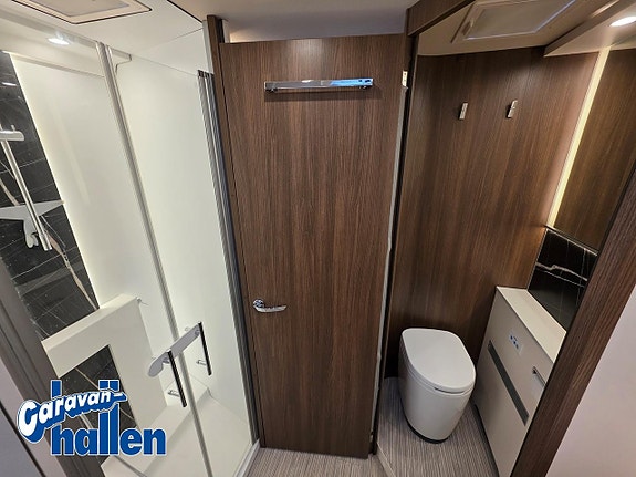 Bürstner 910 Elegance 13 of 26