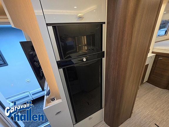 Bürstner 910 Elegance 18 of 26