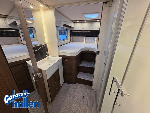 Bürstner 910 Elegance 7 of 26