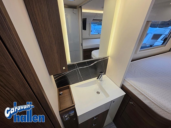 Bürstner 910 Elegance 15 of 26