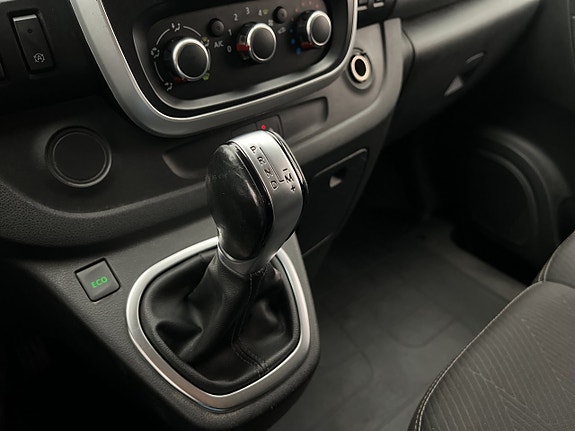 Renault Trafic 23 of 29