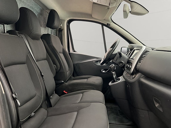 Renault Trafic 24 of 29