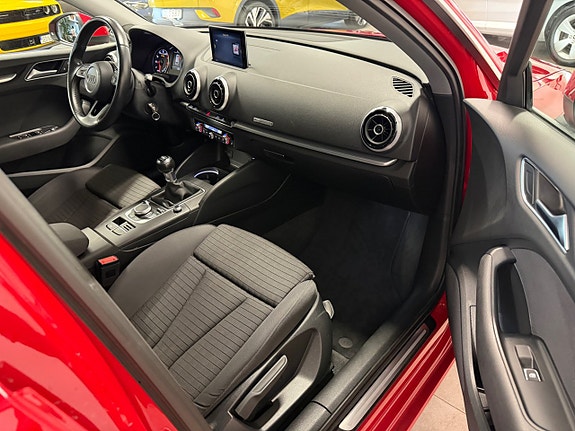 Audi A3 8 of 11