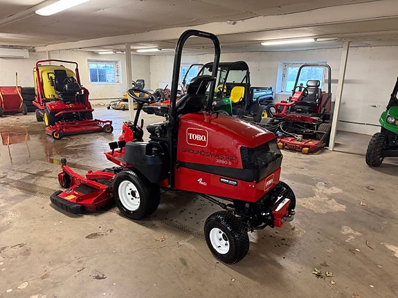Toro 3280D 4WD Åkgräsklippare 8 of 9
