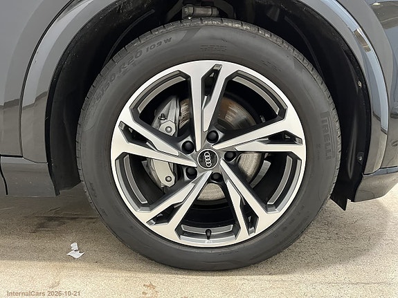 Audi Q6 e-tron 11 of 15