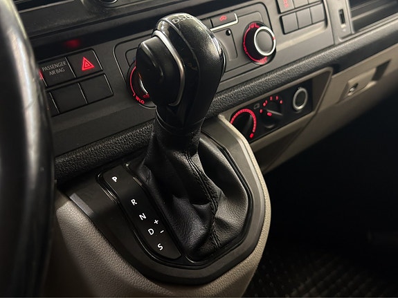 Volkswagen Transporter 25 of 30