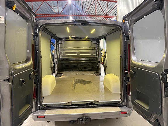 Opel Vivaro 10 of 14